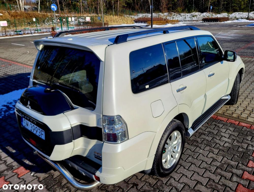 Mitsubishi Pajero - 25