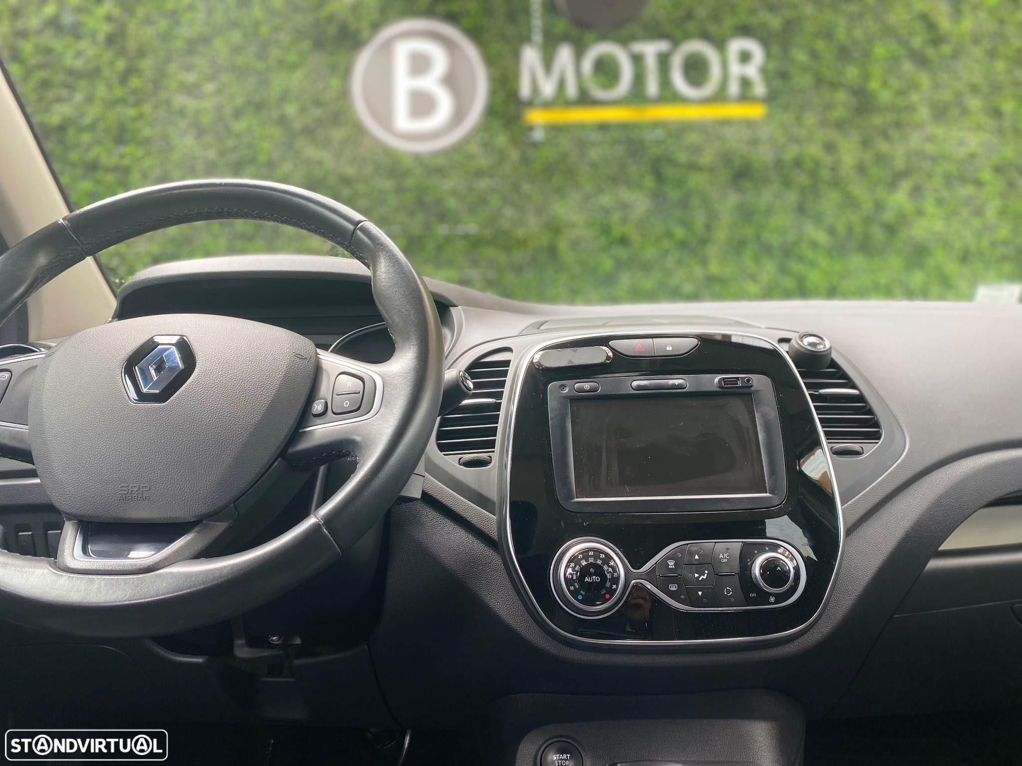 Renault Captur 1.0 TCe Exclusive - 24
