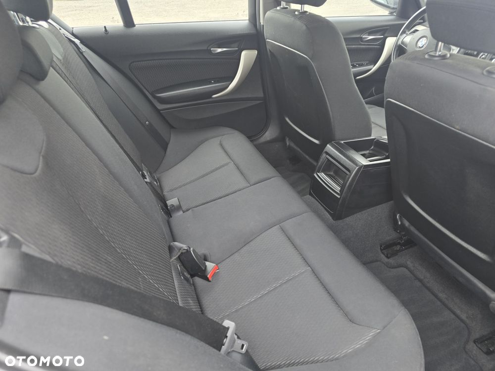 BMW Seria 1 116i - 19