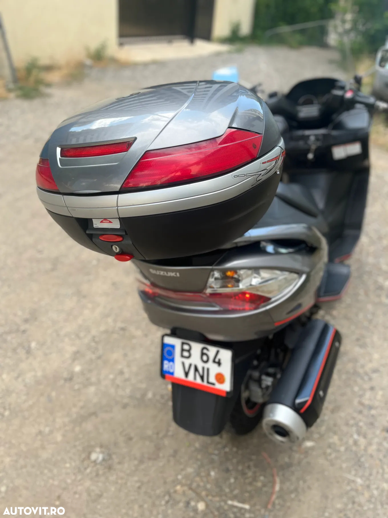 Suzuki AN 400 Burgman - 11