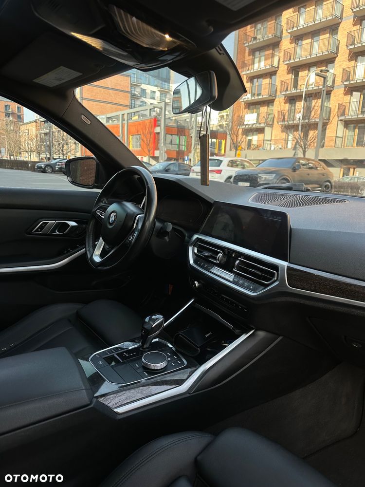 BMW Seria 3 330i xDrive - 7