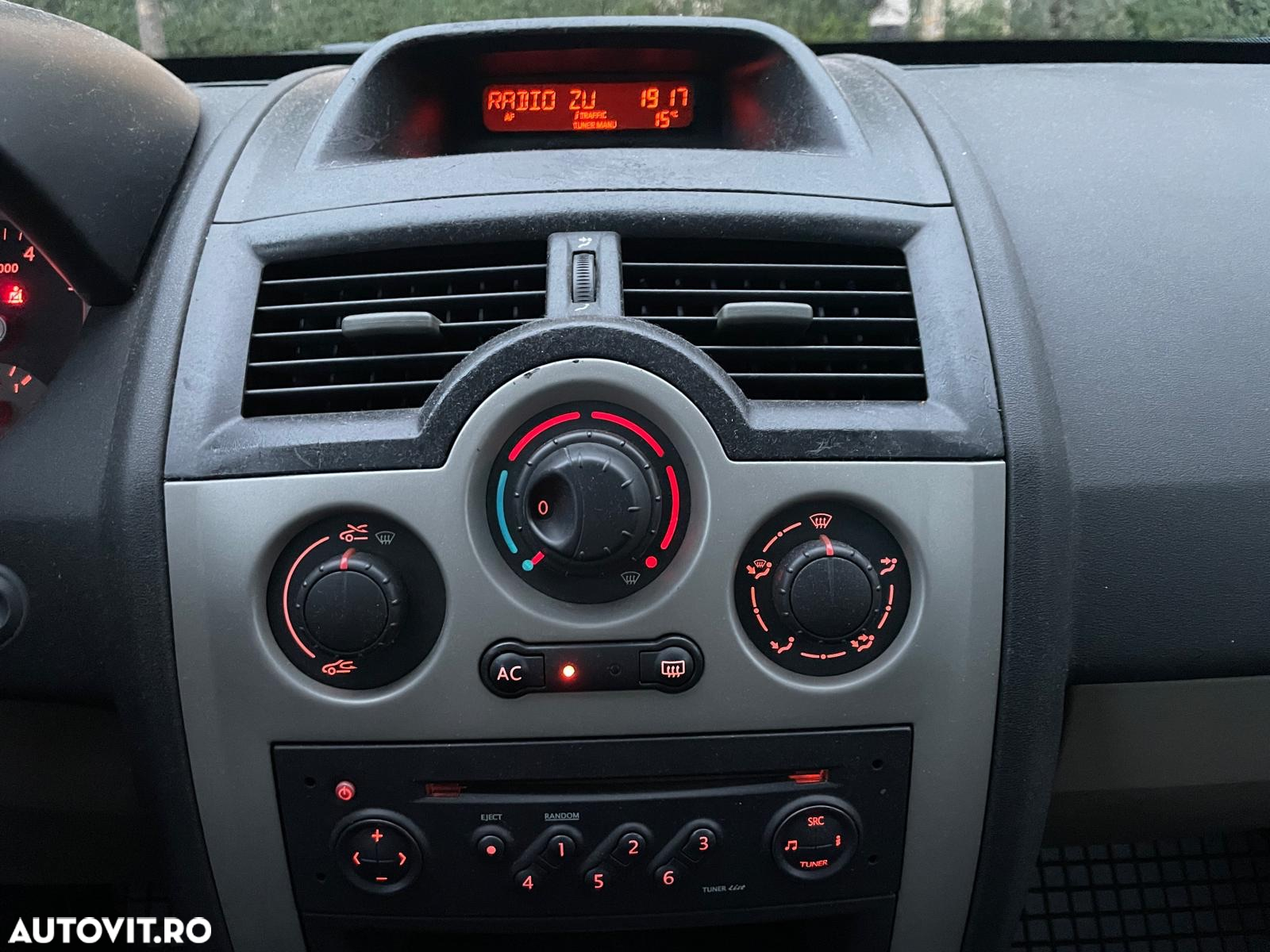 Renault Megane II Sedan 1.6 Influence - 12