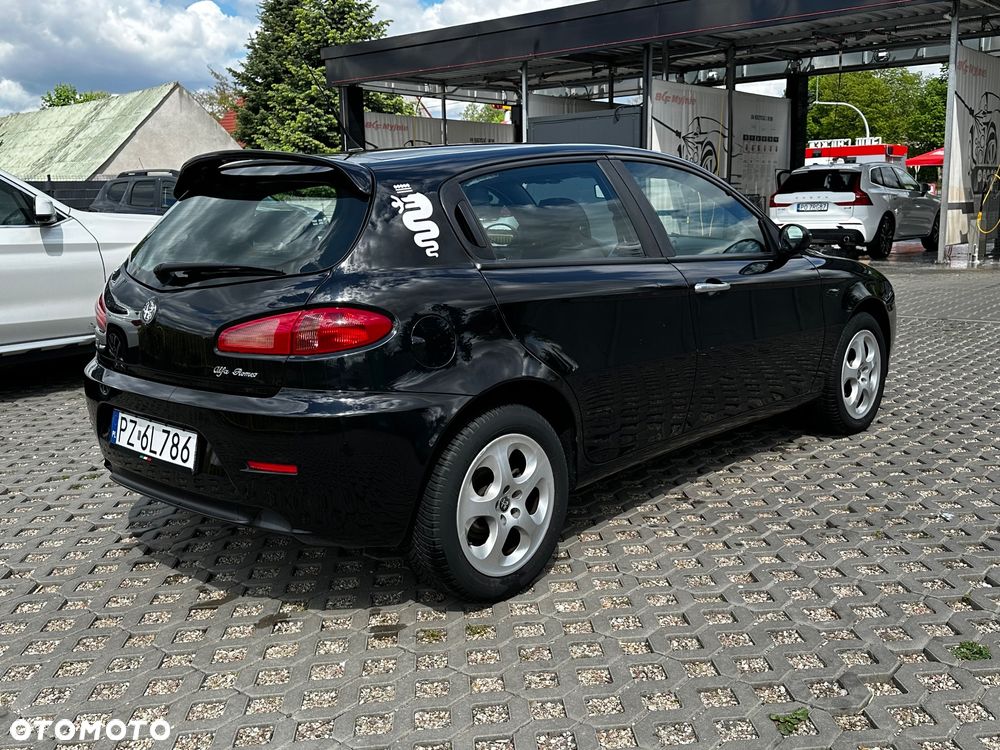 Alfa Romeo 147 1.6 Twin Spark 16V - 6