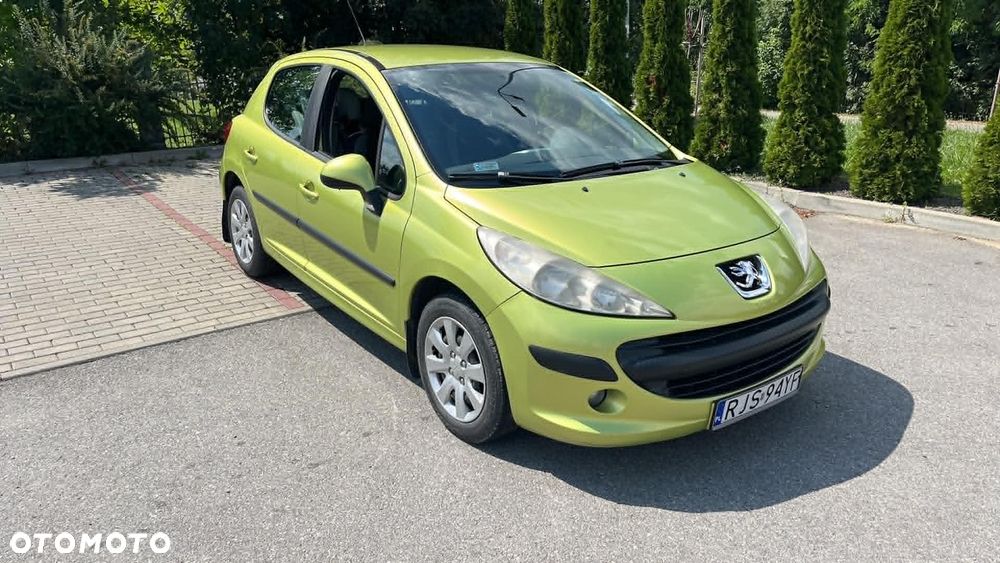 Peugeot 207 - 1