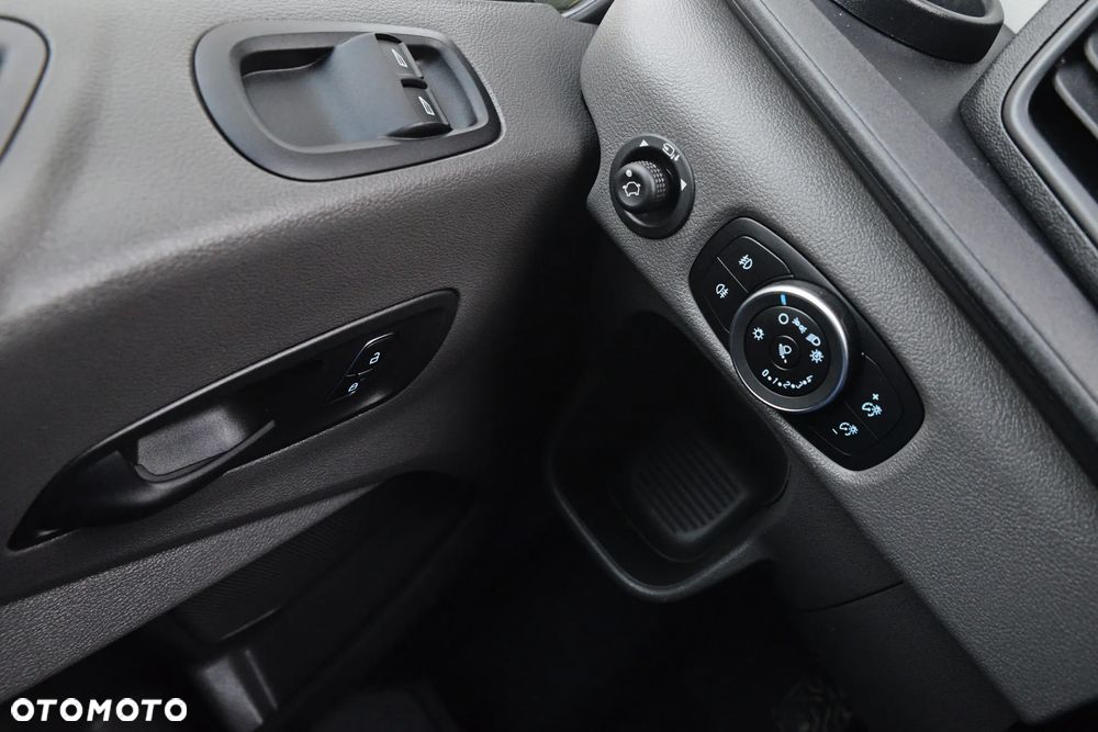 Ford Transit - 33