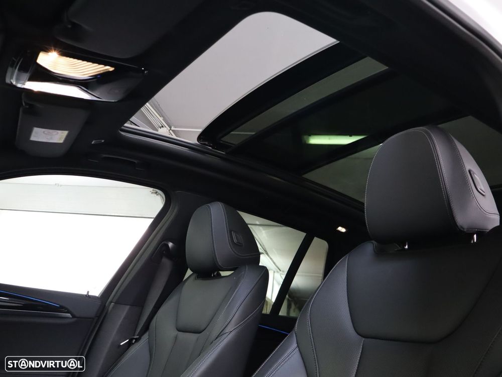 BMW iX3 M Sport Inspiring - 28