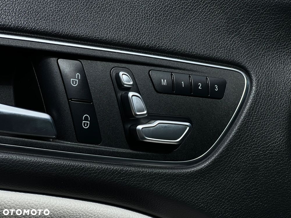 Mercedes-Benz CLA 250 7G-DCT - 19