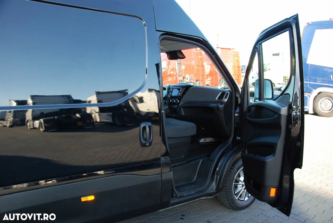 Iveco DAILY 35-180 / TABLĂ / 2022 / HI-MATIC / Opțiune completă / NEGRU METALIC / IMPORTAT / CONTRACT DE SERVICE POST-SERVICE - 34