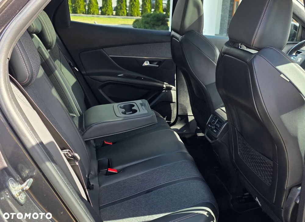 Peugeot 3008 1.5 BlueHDi GT S&S EAT8 - 31