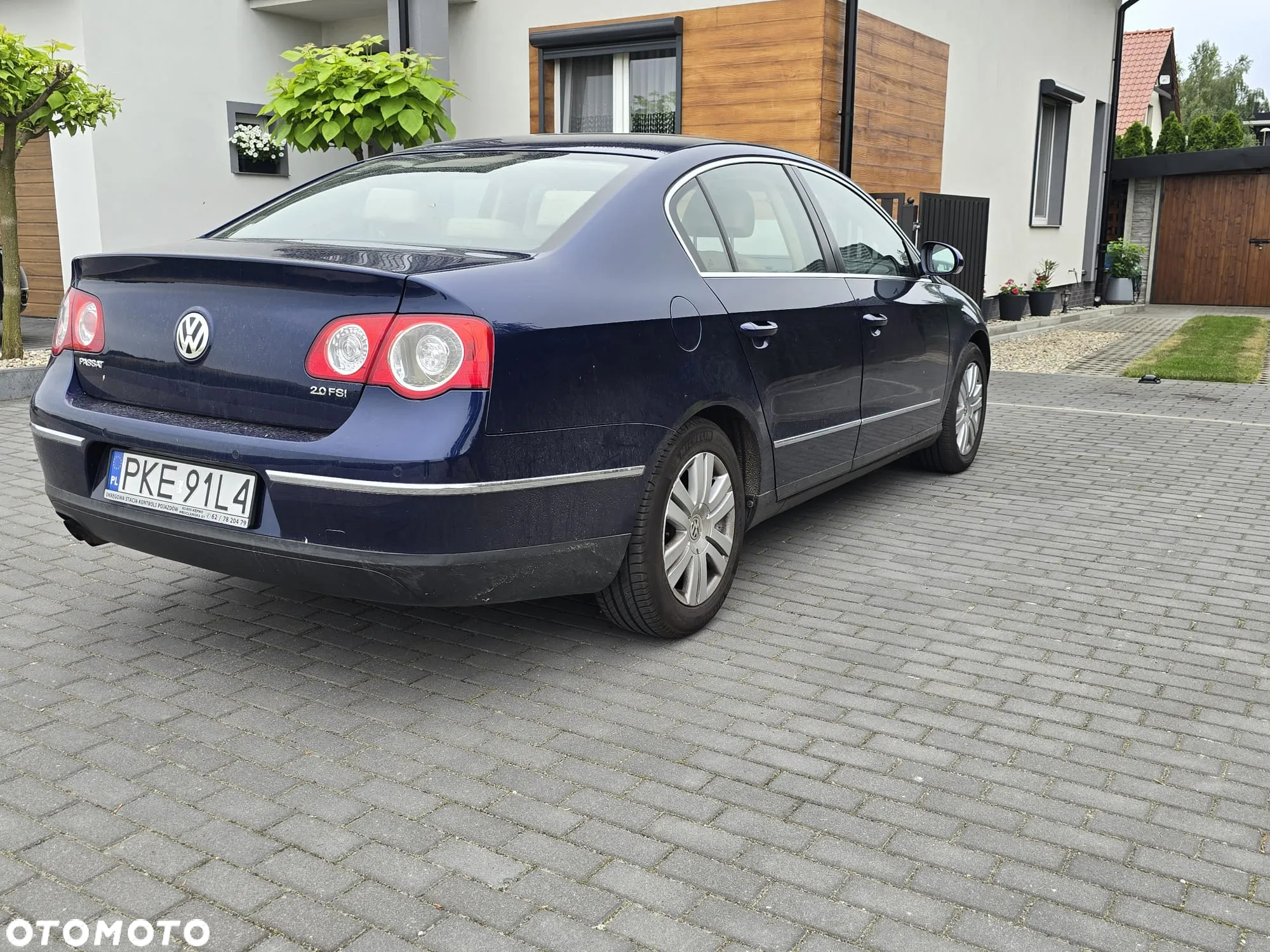 Volkswagen Passat - 4