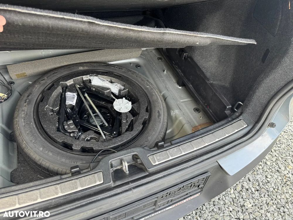 Volvo XC 40 D4 AWD Geartronic R-Design - 9