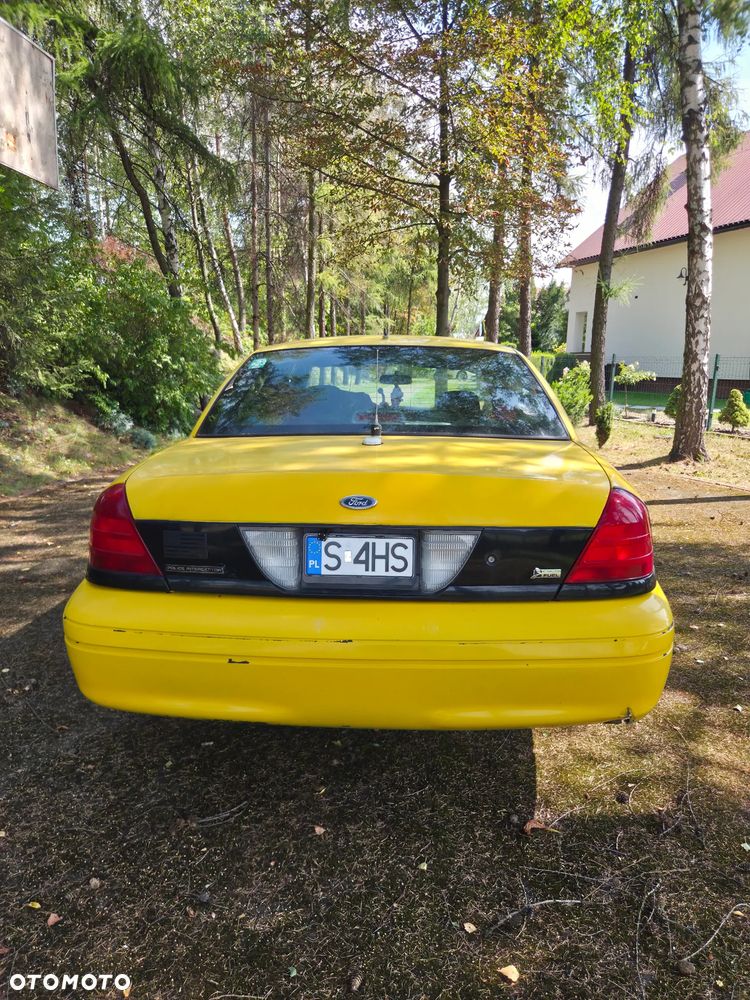 Ford Crown - 6