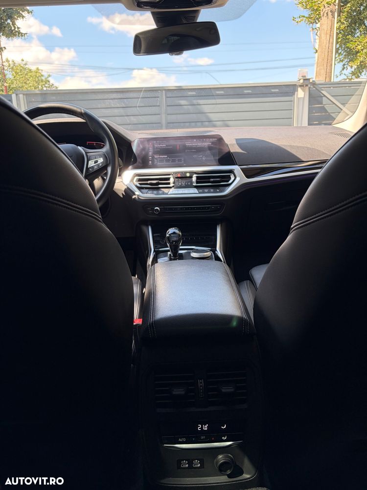 BMW Seria 3 320i AT - 15