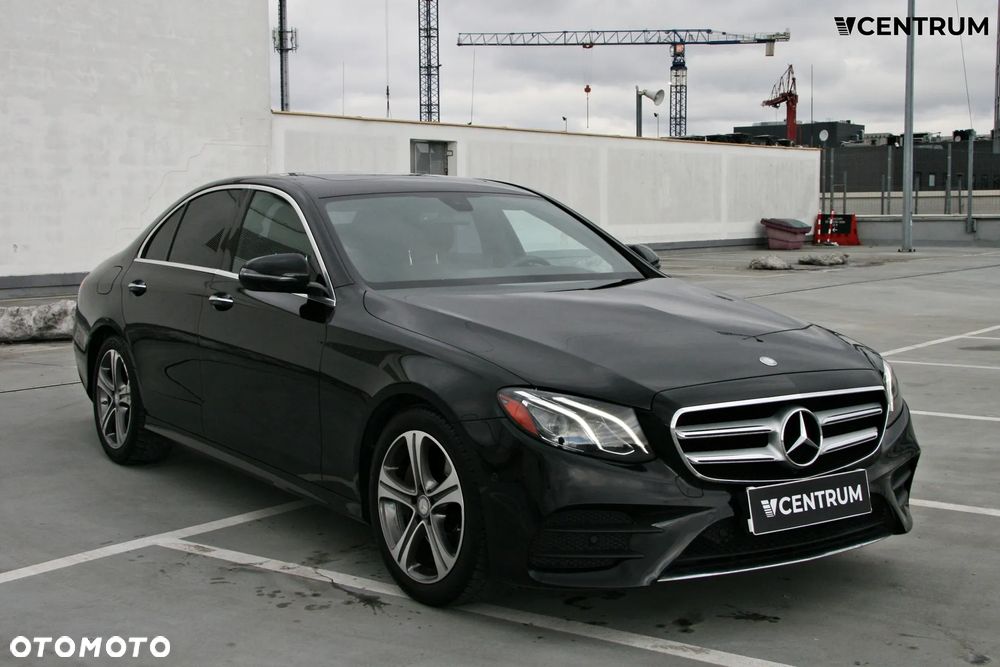Mercedes-Benz Klasa E 300 9G-TRONIC AMG Line - 3