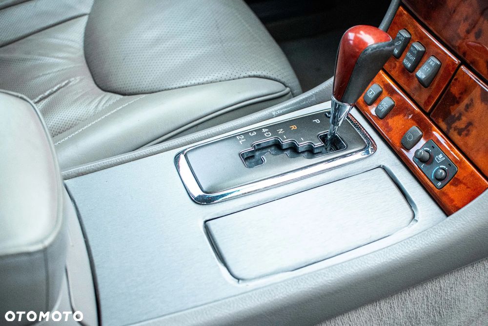 Lexus LS - 37