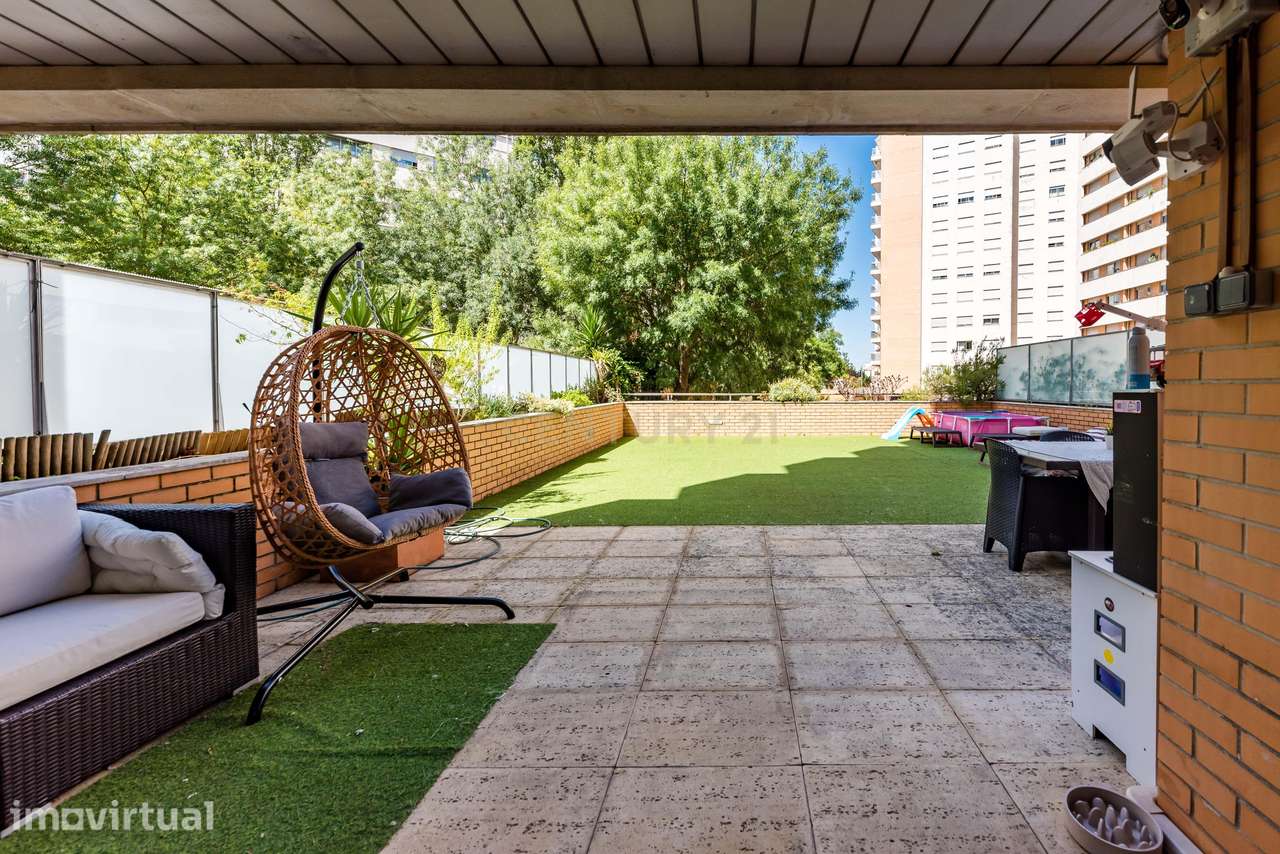 T2 com Terraço no Condomínio do Parque - Grande imagem: 2/33