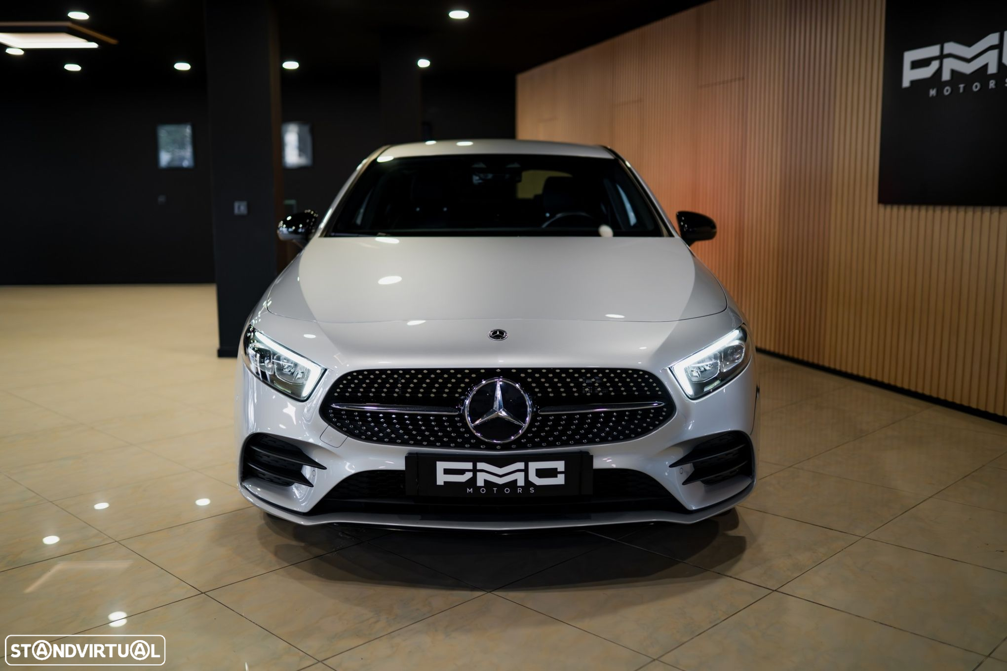 Mercedes-Benz A 250 Limousine e AMG Line - 4