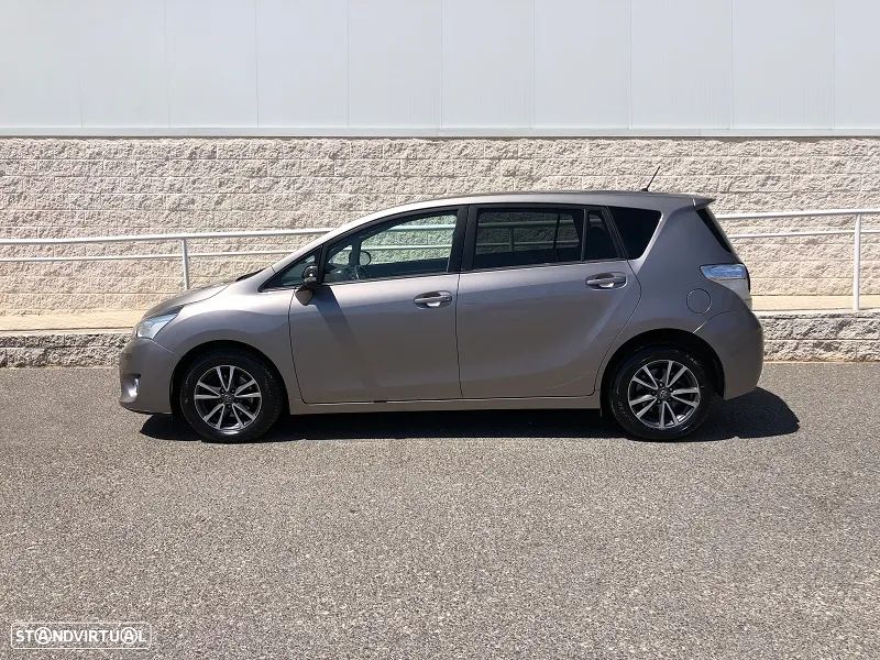 Toyota Corolla Verso - 3