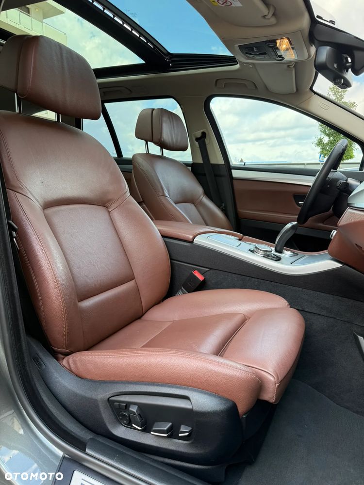 BMW Seria 5 525d Luxury Line - 27