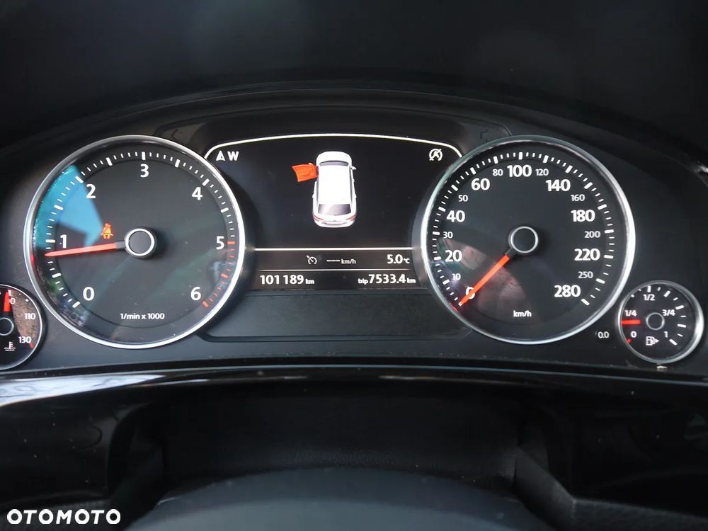 Volkswagen Touareg 3.0 V6 TDI BMT - 17