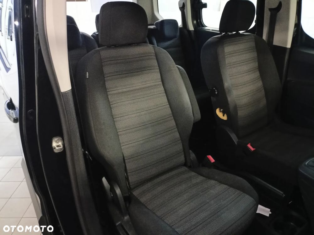 Opel Combo 1.2 Turbo Start/Stop Innovation - 24