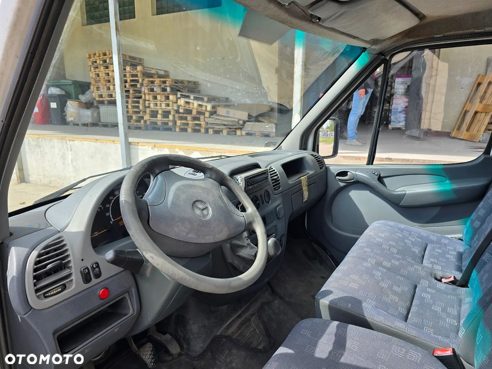 Mercedes-Benz Sprinter - 5