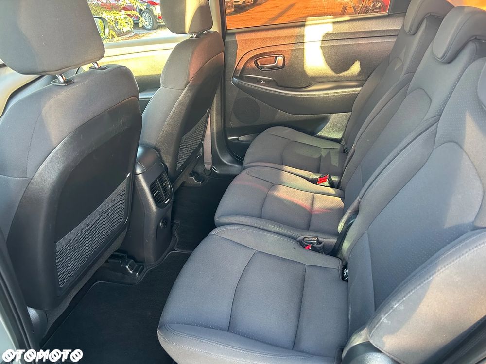 Kia Carens 1.6 GDI Attract - 19