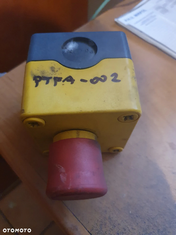 Wyłącznik awaryjny 24V