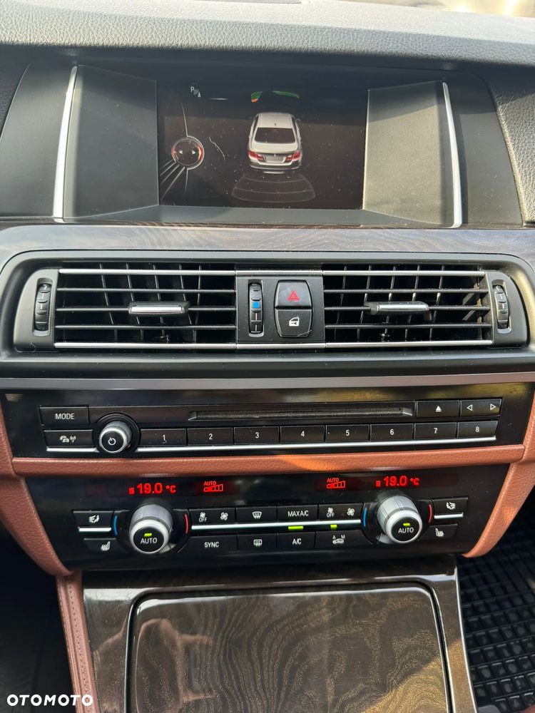 BMW Seria 5 530d xDrive Sport-Aut Modern Line - 13