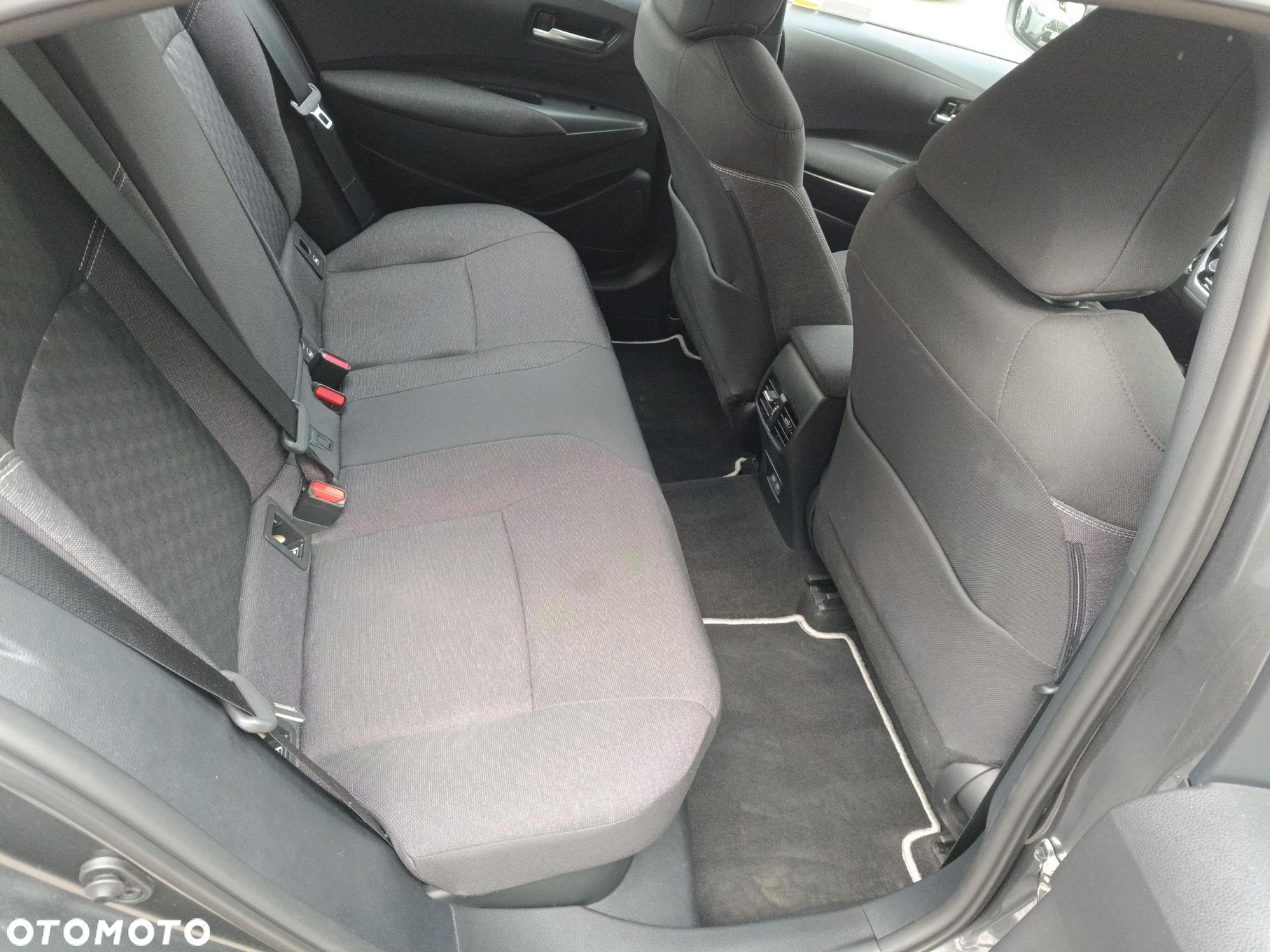 Toyota Corolla 1.8 Hybrid Comfort - 19