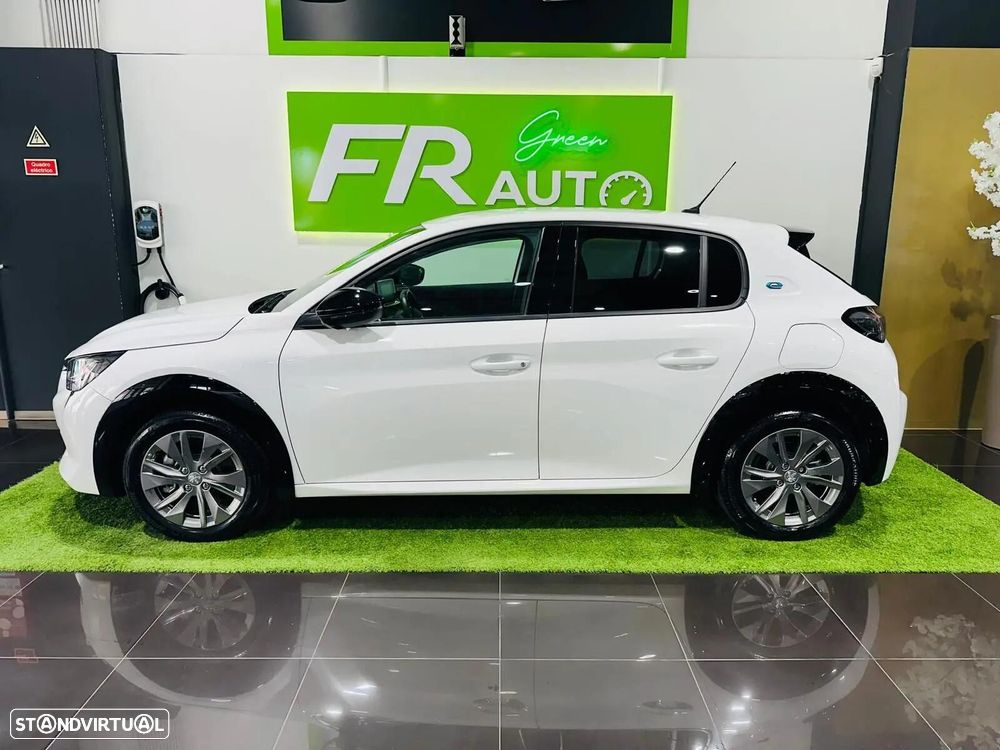 Peugeot e-208 - 10