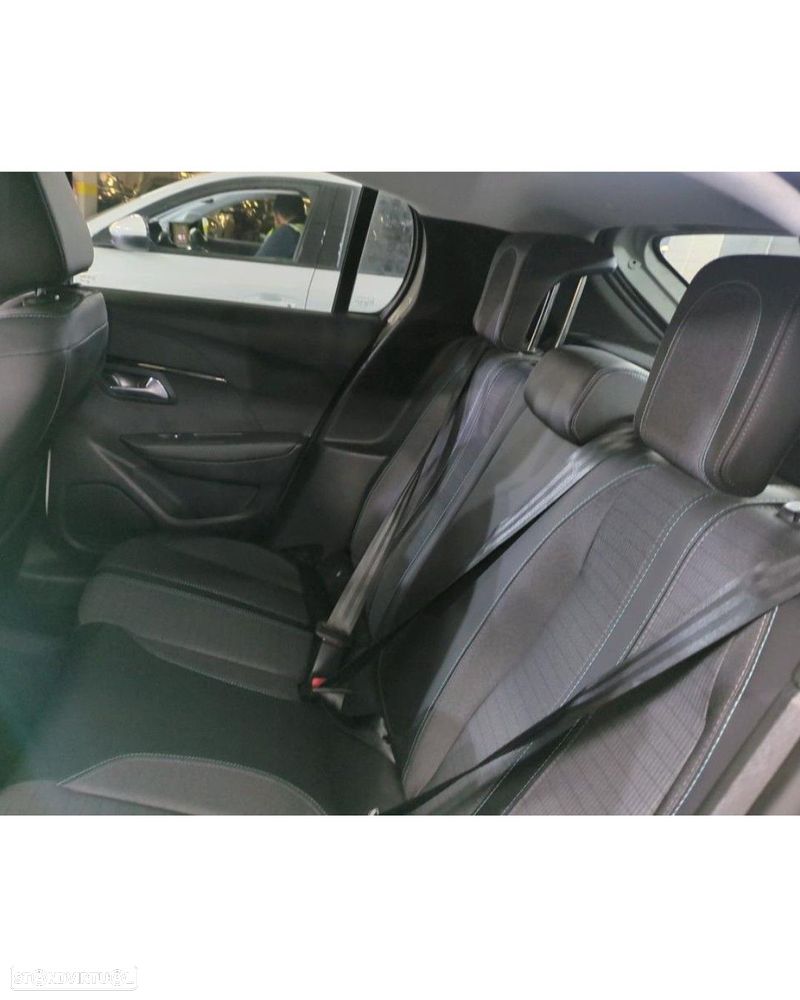 Peugeot e-208 50 kWh Allure - 6