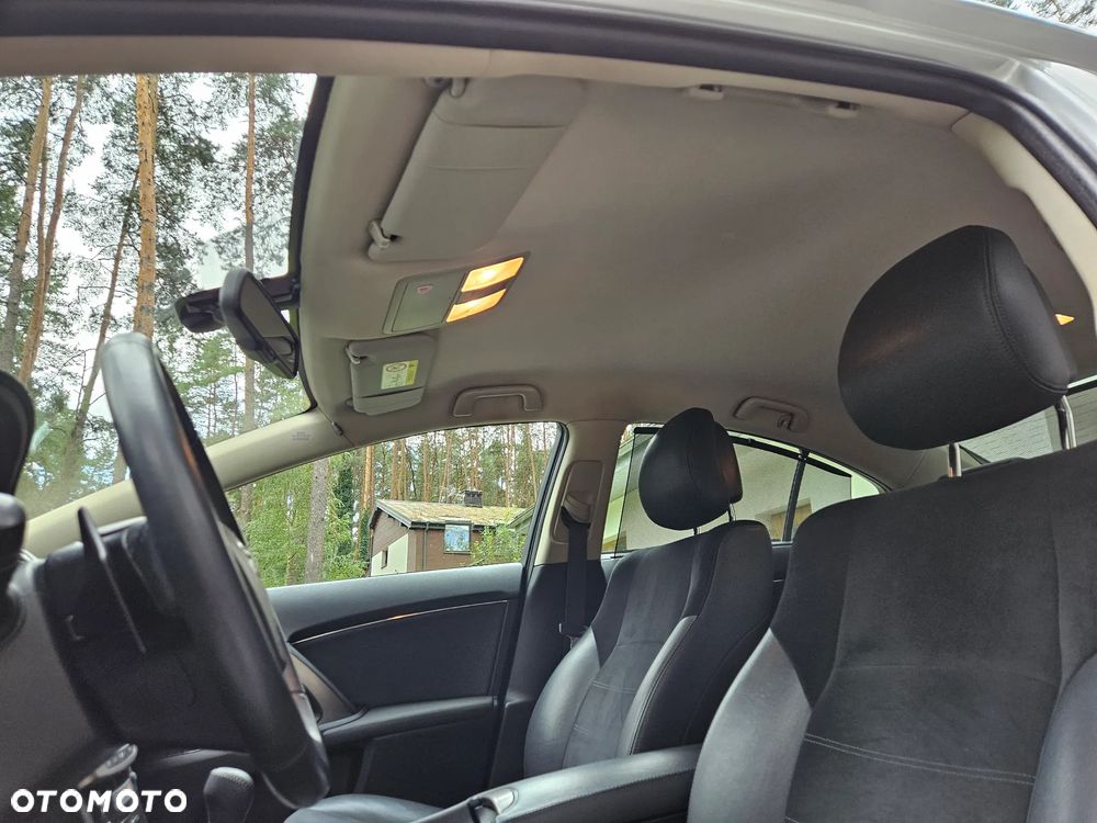 Toyota Avensis 1.8 Premium EU5 MS - 13