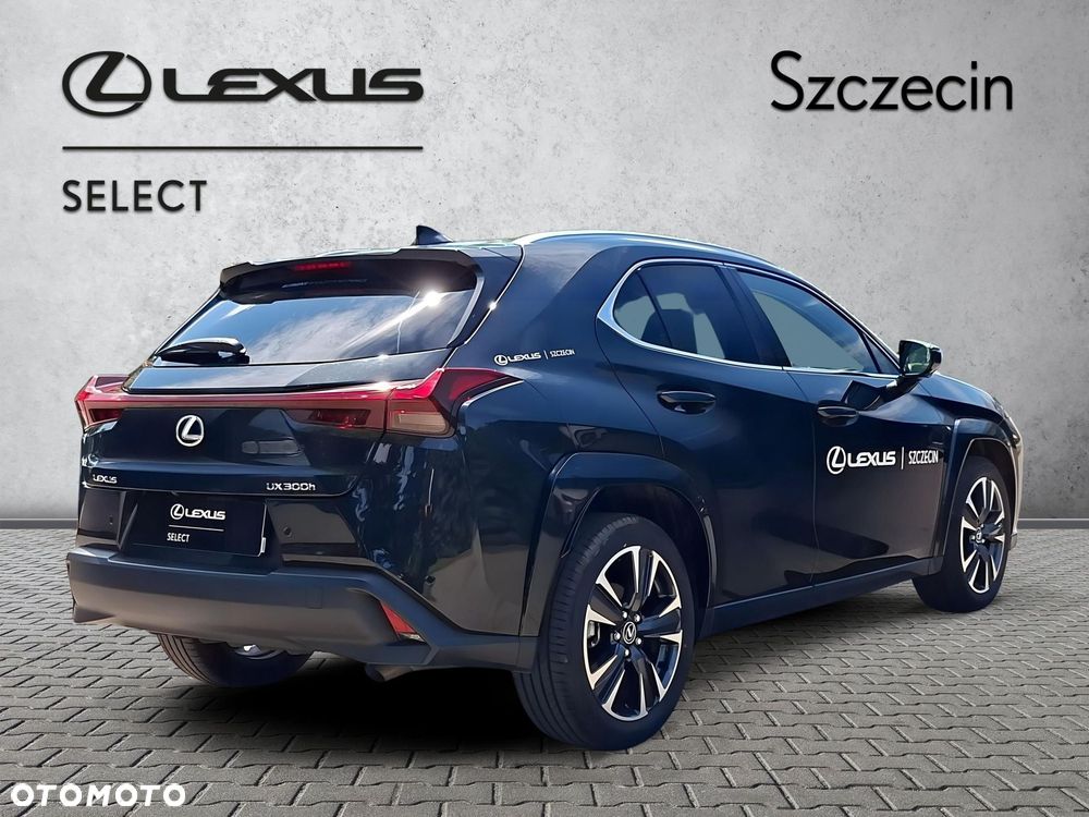 Lexus UX - 5