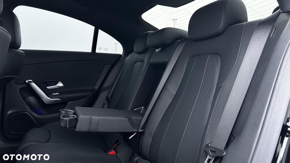Mercedes-Benz CLA 180 Progressive 7G-DCT - 26