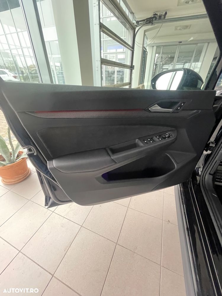 Volkswagen Golf - 14