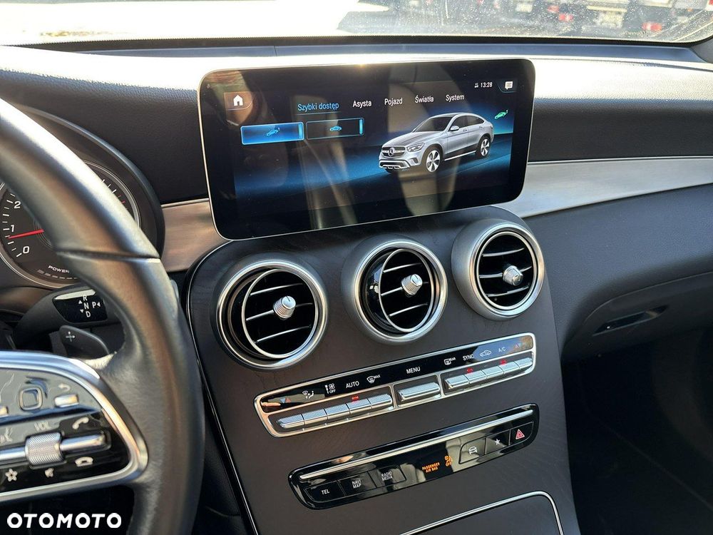 Mercedes-Benz GLC - 24