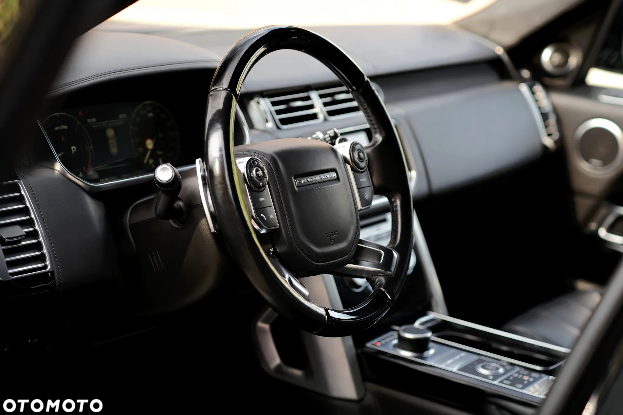 Land Rover Range Rover 4.4SD V8 AB Black - 15