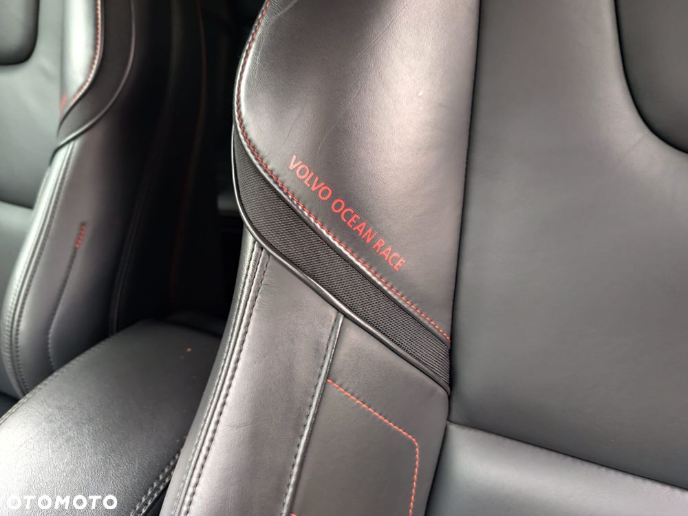 Volvo XC 60 D4 AWD Momentum - 34