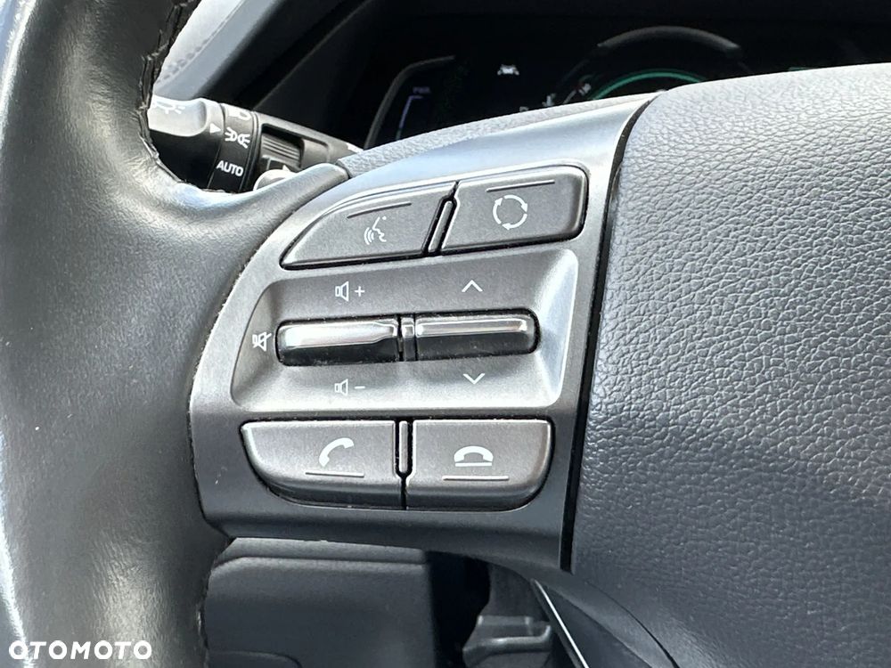 Hyundai IONIQ Hybrid Premium - 24
