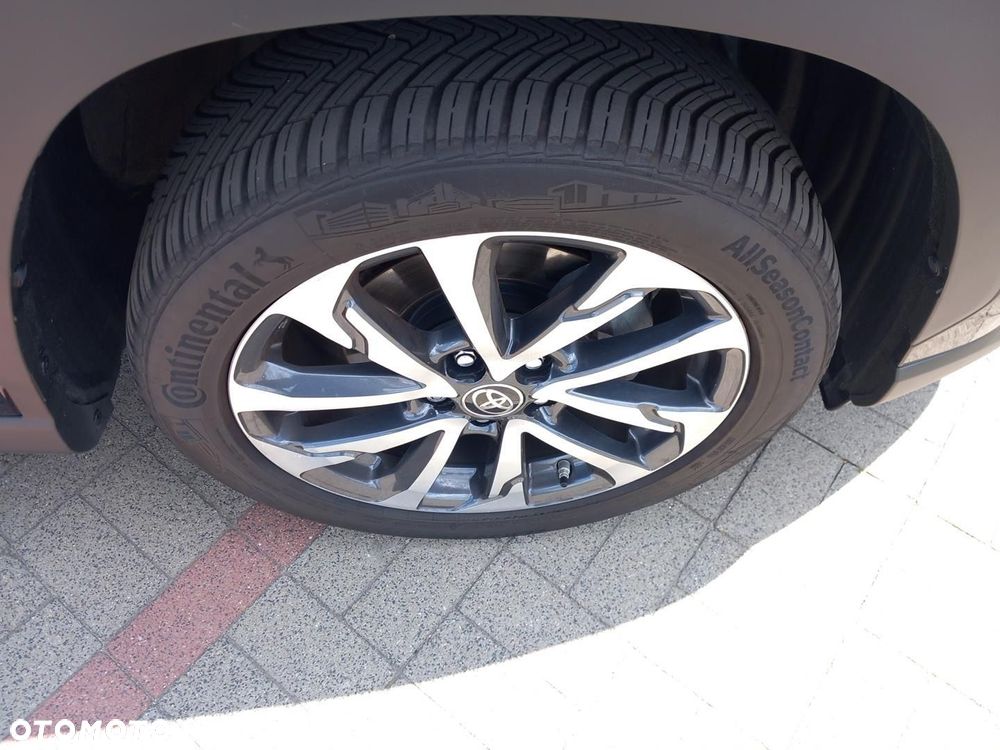 Toyota Corolla Cross 2.0 Hybrid Style AWD - 18