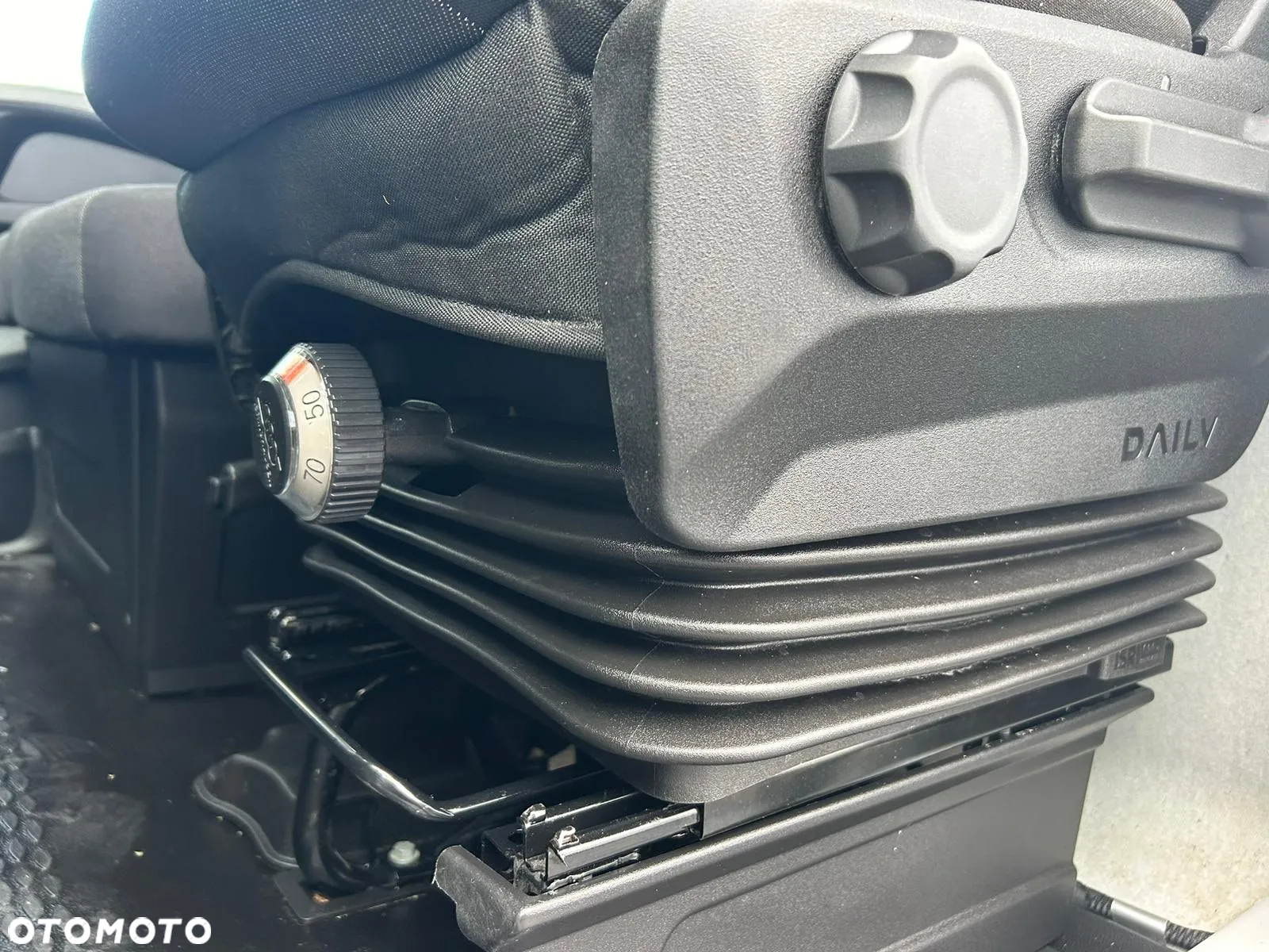 Iveco Daily 35S18 3.0 HPI Hi-Matic L3H2 Średniak Warsztat regały bagażnik warsztatowy **Hak 3,5t**KLIMA**Sprowadzony**Kamera**2022R** - 19