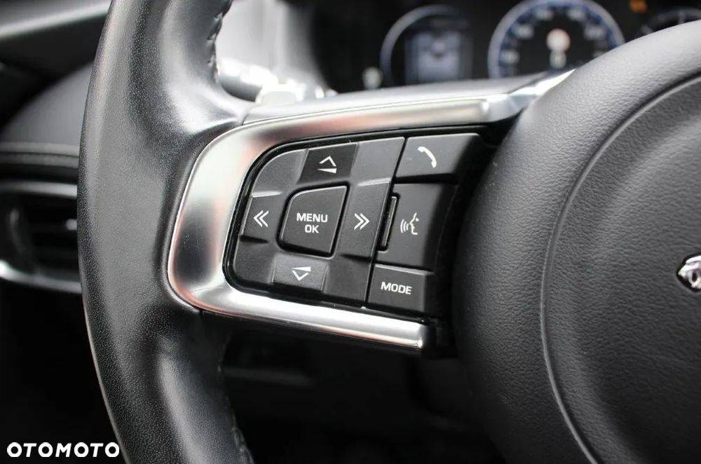 Jaguar F-Pace 2.0 i4D AWD R-Sport - 26