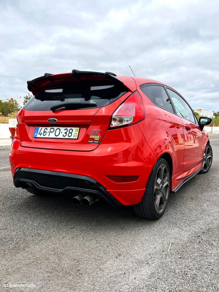 Ford Fiesta 1.6 EcoBoost c/ Pack Pele Desportiva ST - 4