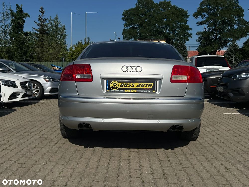 Audi A8 - 8