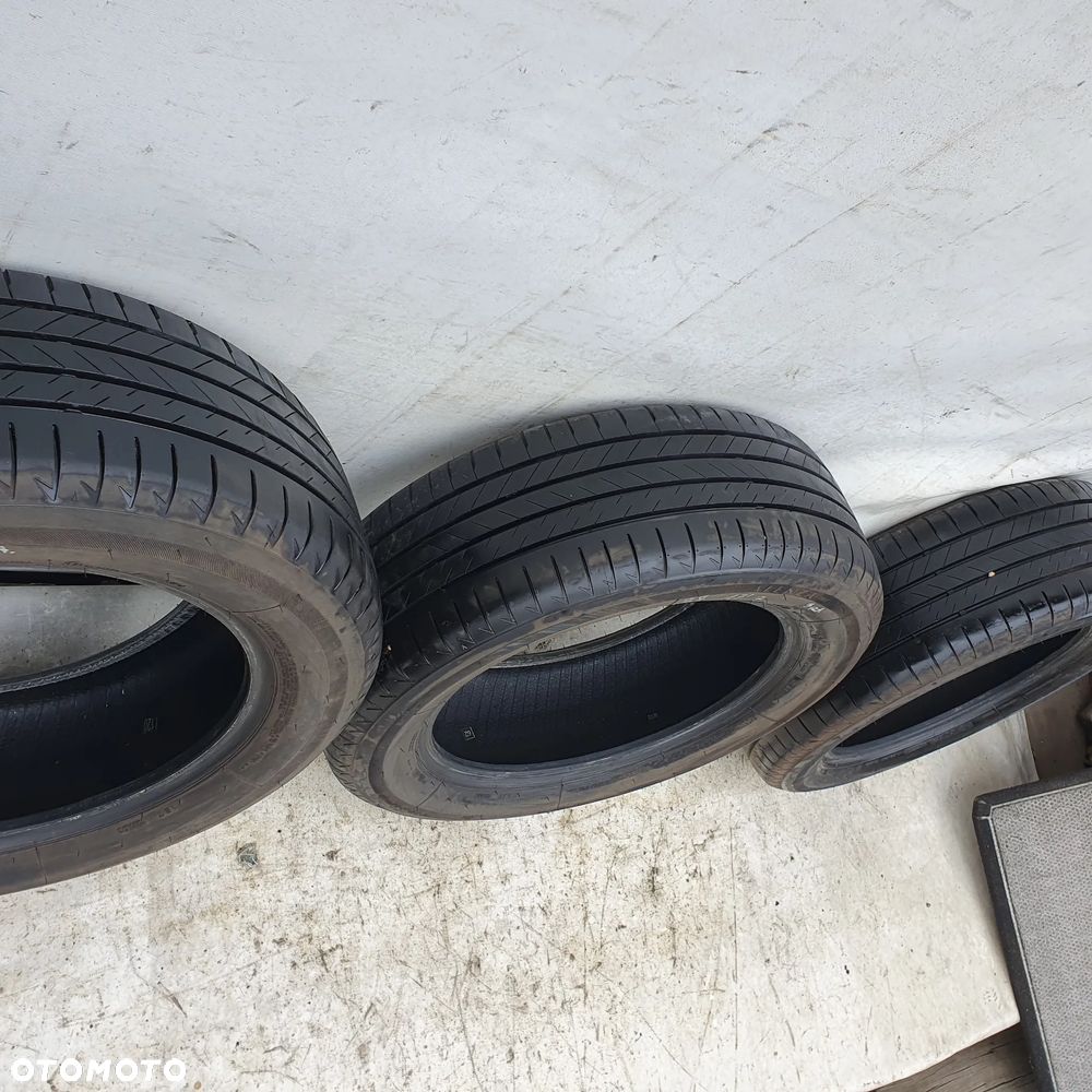 opona Bridgestone Alenza 215/60 R17 - 2