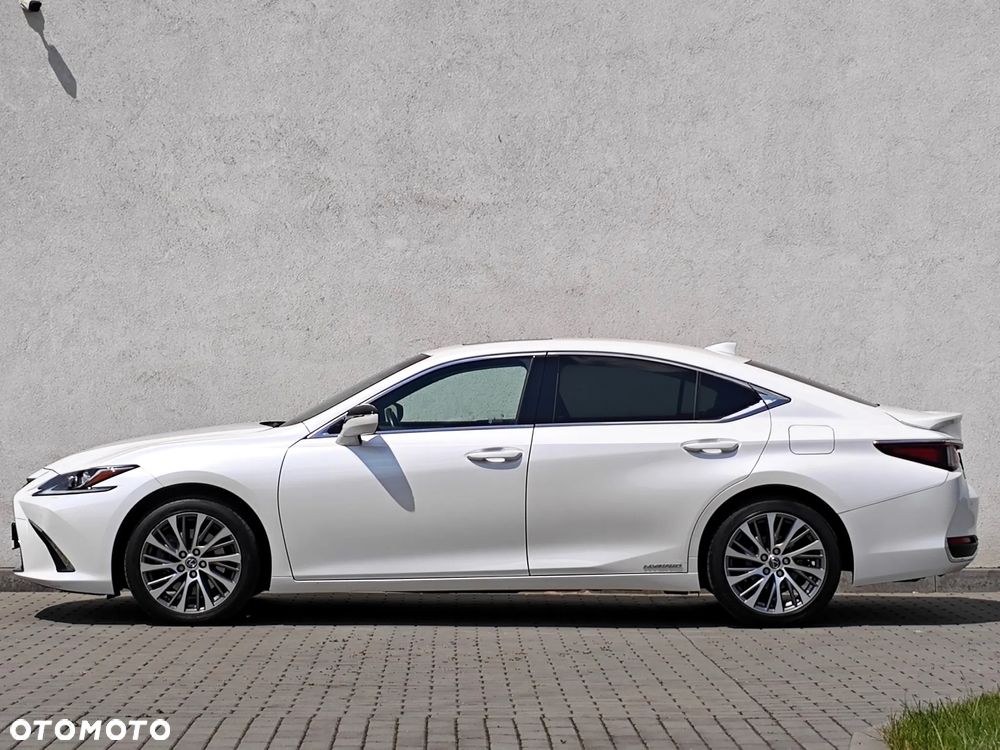 Lexus ES 300h Business Edition - 8