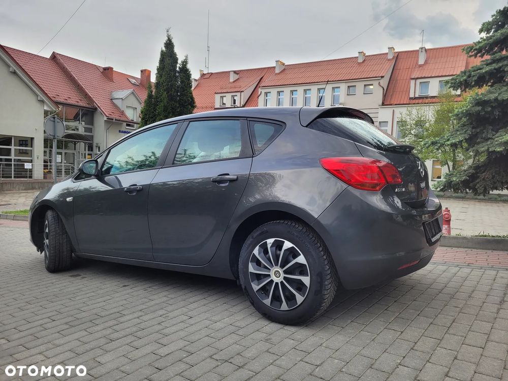 Opel Astra 1.6 Innovation - 4