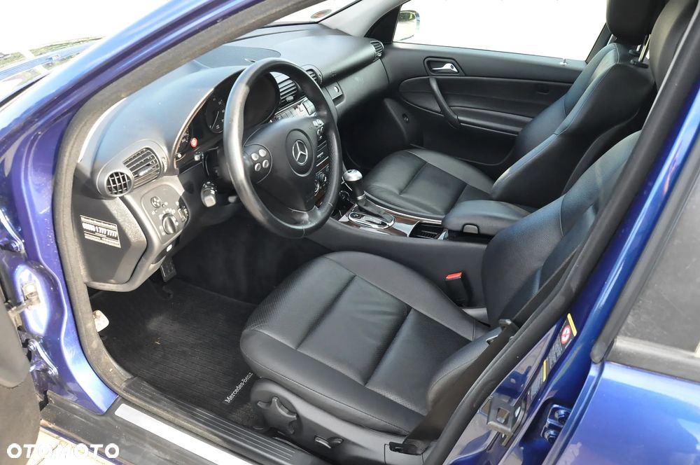 Mercedes-Benz Klasa C 280 7G-TRONIC Classic Sport Edition - 24