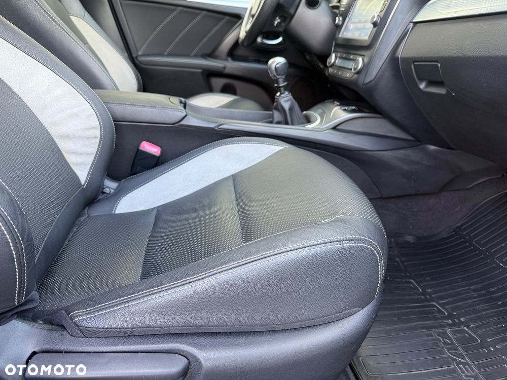 Toyota Avensis 2.0 D-4D Prestige - 25